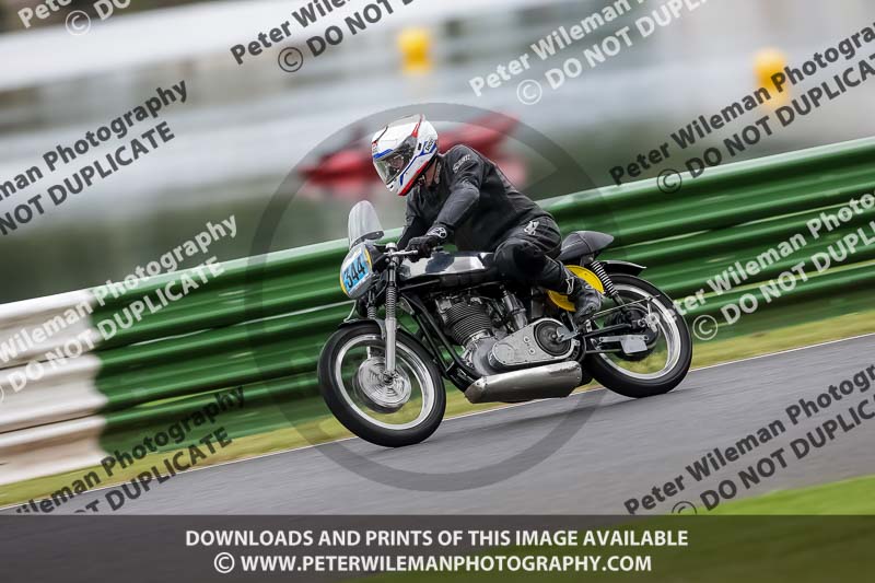 Vintage motorcycle club;eventdigitalimages;mallory park;mallory park trackday photographs;no limits trackdays;peter wileman photography;trackday digital images;trackday photos;vmcc festival 1000 bikes photographs